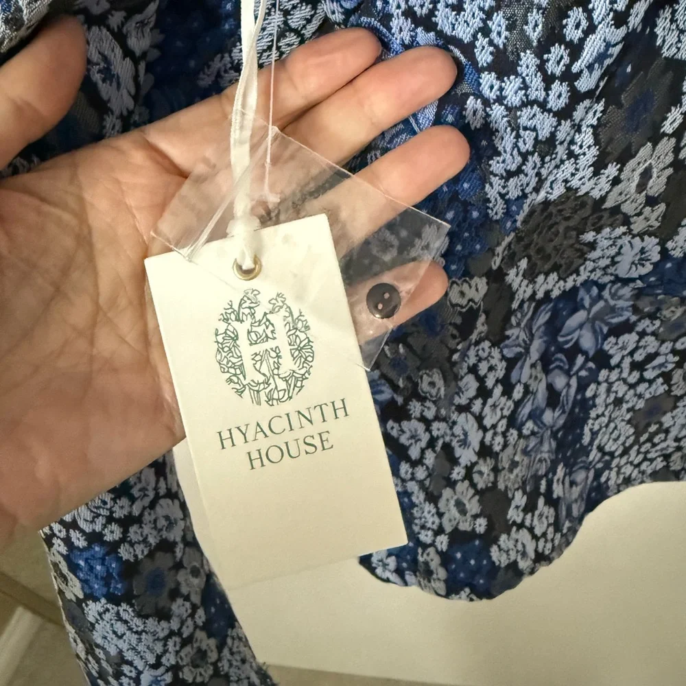 NWT Hyacinth House Blue Jacquard Priscilla Floral Puff Sleeve Blouse Size Large